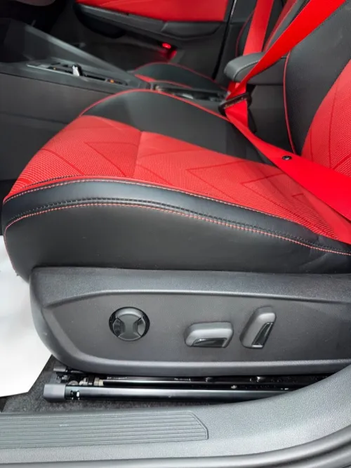 Volkswagen Golf 8,5 full option 2026 R-LINE / BLACK ÉDITION