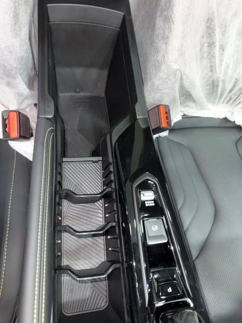 Geely Coolray 2026 Gif+