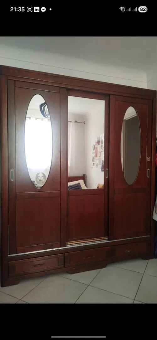 Armoire, lits, bureau