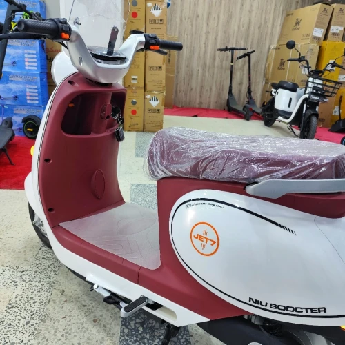 Moto Électrique NIU JET 7 i Affaire a pas Rater!