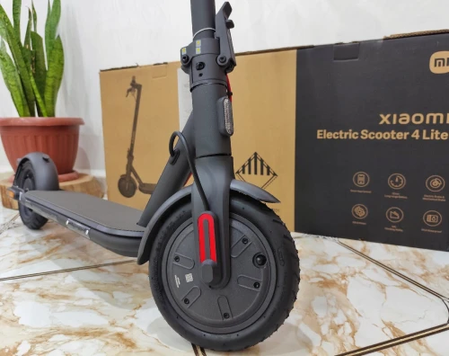 Trottinette Électrique Trotinette Xiaomi 4 Lite i Jamais Utilisé i Promotion! 