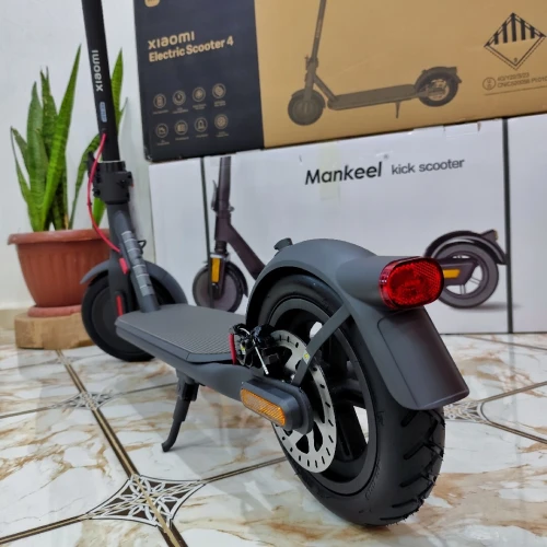 Trottinette Électrique Trotinette Xiaomi 4 i Très Peu Utilisé i Promotion!