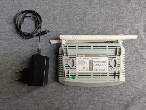 Modem router wifi ADSL Tenda D301 V2