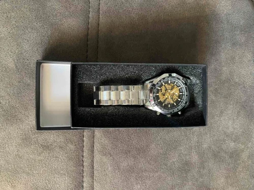 des montres mécaniques venue de France neuf