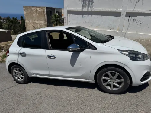 Peugeot 208 2016 Access Facelift