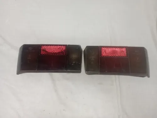 feu arriere golf 1 petit modele HELLA avec porte feu HELLA