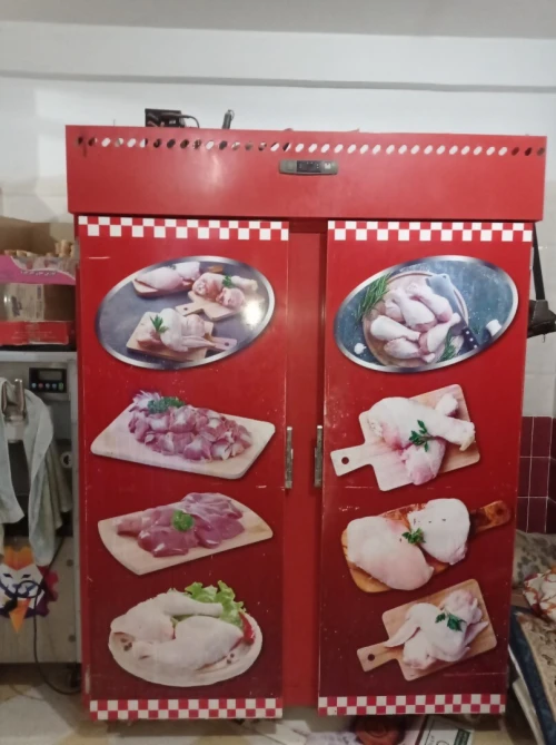 ثلاجة عرض تجارية للحوم و الدجاج Vitrine réfrigérée commerciale pour viande et volaille