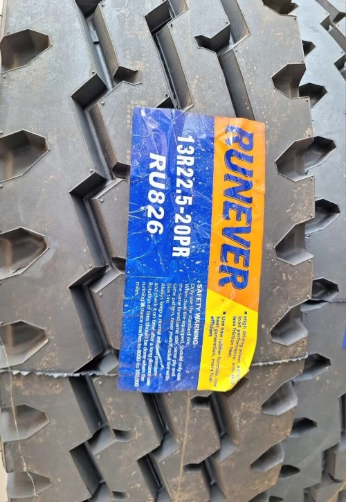 Vente pneus léger-lourds-Engins-clarck 