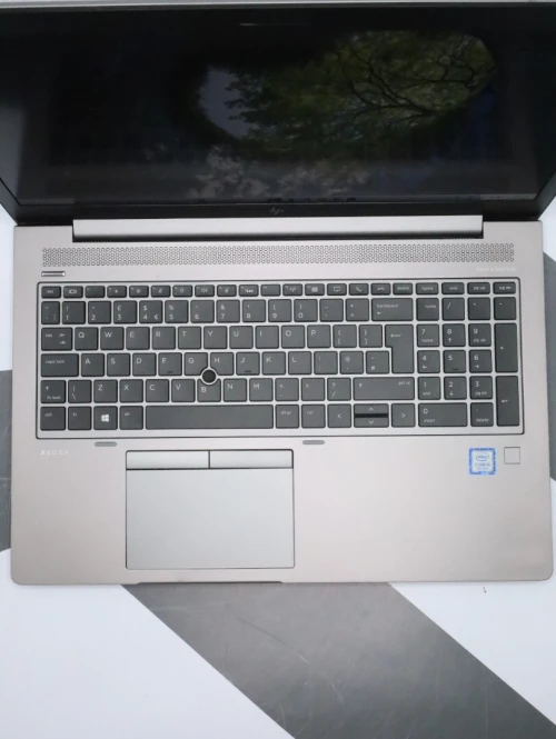 LAPTOP Hp ZBOOK 15U G5 WORKSTATION , I5-7200U , 8GB 256GB SSD , AMD RADEON PRO WX3100 15.6" 