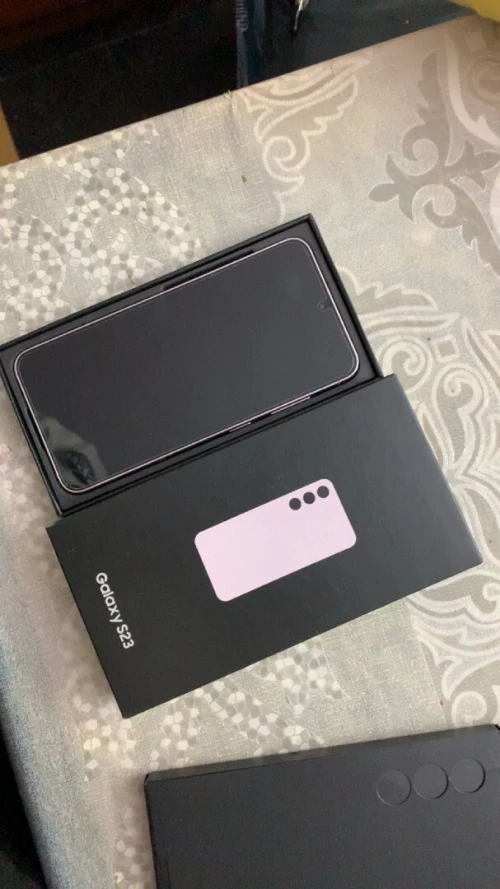 Samsung s23 8/128 coffret jamais utilisé
