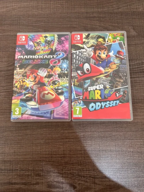 2 jeux Nintendo Switch: Mario Kart 8 Deluxe et Super Mario Oddysey