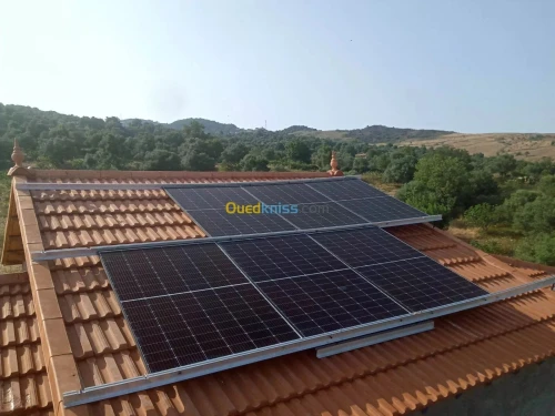 Installation énergie solaire et maintenance des systèmes photovoltaïques.
