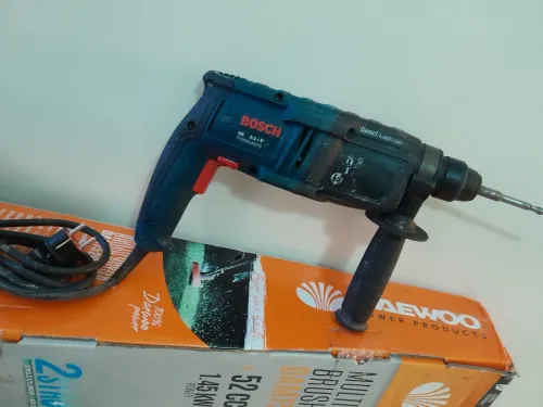 MARTEAU PERFORATEUR BOSCH ET MACHINE MULTIFONCTIONS DAEWOO