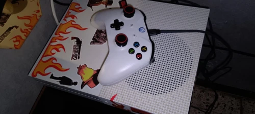 Xbox one s 1TB 10/10