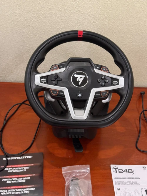Thrustmaster T248 Volant Racing Retour de Force et pédales magnétiques - PS5 / PS4 / PC 