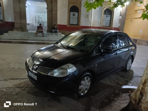Nissan Tiida 4 portes 2008 Tiida 4 portes