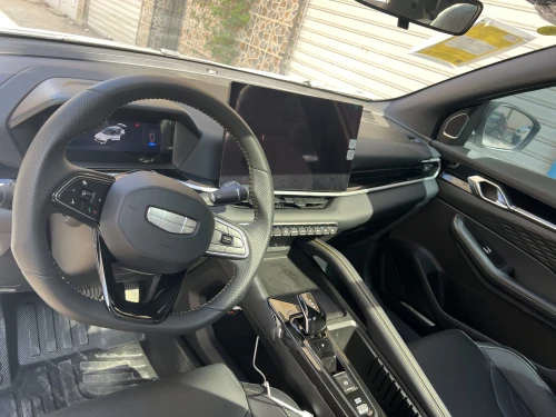 Geely Coolray 2025 