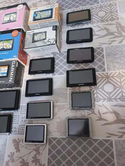 GPS Garmin plusieurs modèles avec prix voir en bas de l'annonce. جميع  الأجهزة  مع السعر انظر تحت