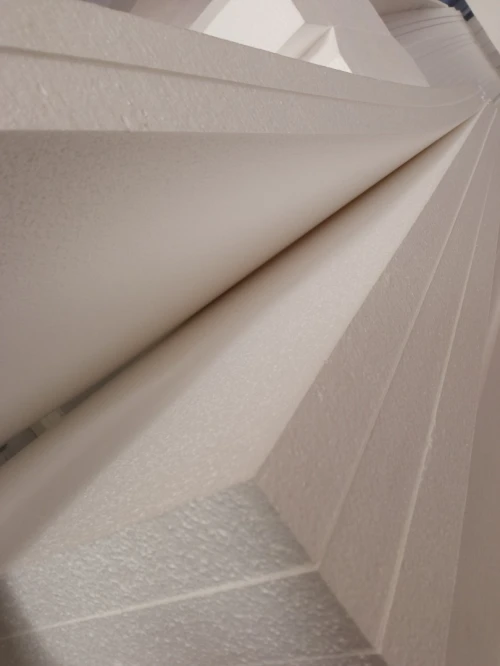 PRODUCTION ET VENTE DE PLAQUE DE POLYSTYRENE HAUTE DENSITE EXPENSEE 