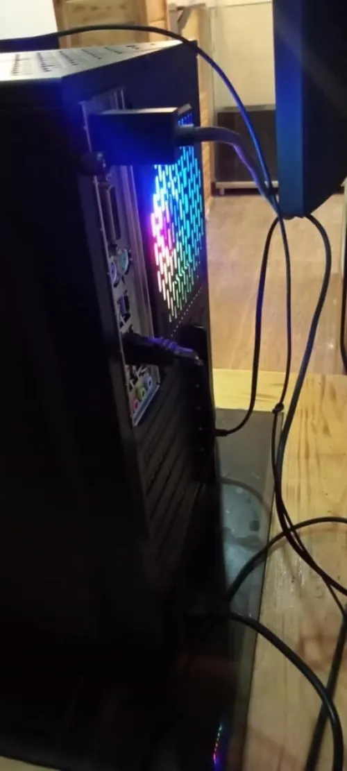 AMD RYZEN 5 PRO WITH rademon graphics   3.90 GHZ0  RAM 16 WINDOWS 2H20 