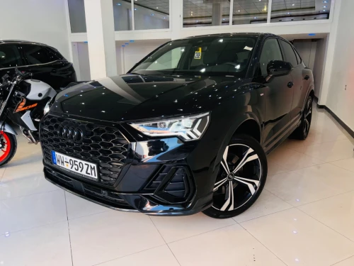 Audi Q3 2021 Q3