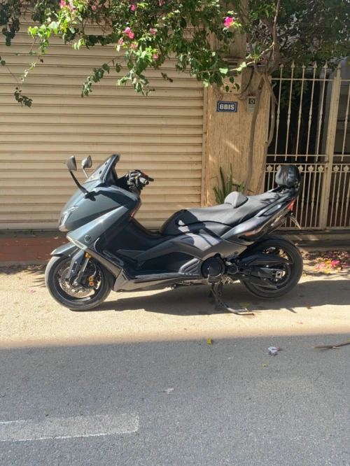 Yamaha t-max Irone 2 2015