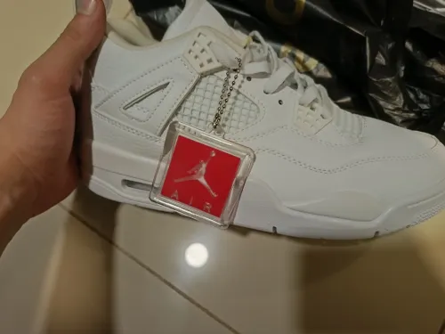 AIR JORDAN RETRO 4