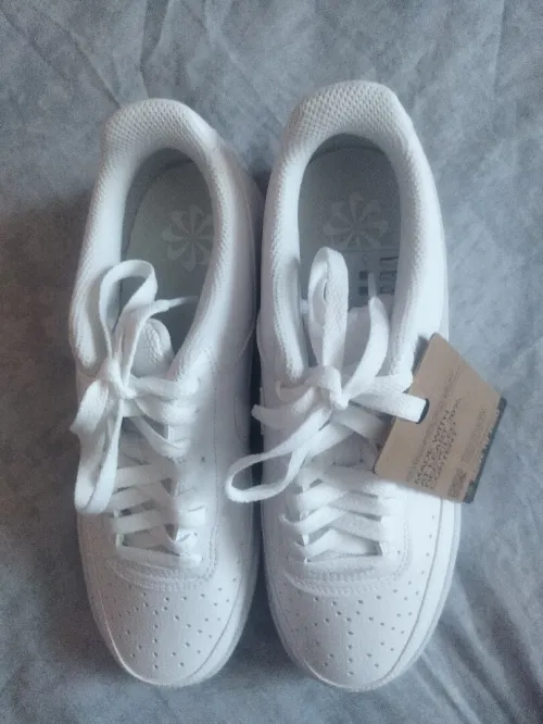 Baskets Nike blanches neuves 