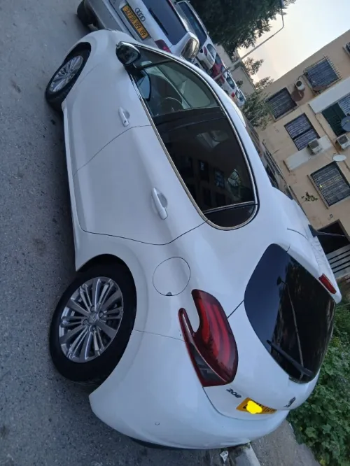 Peugeot 208 2019 Allure Facelift