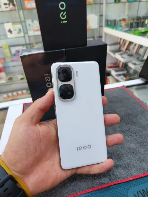 Vivo IQoo neo10 pro+ (12/256)