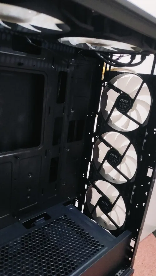 BOITIER MSI MAG FORGE 120A AIRFLOW LED RGB 