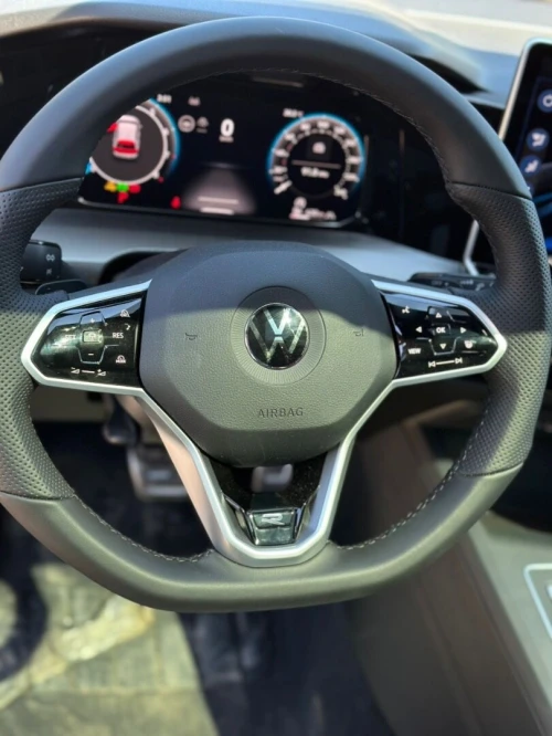 Volkswagen Golf 8 2025 R Black Edition 