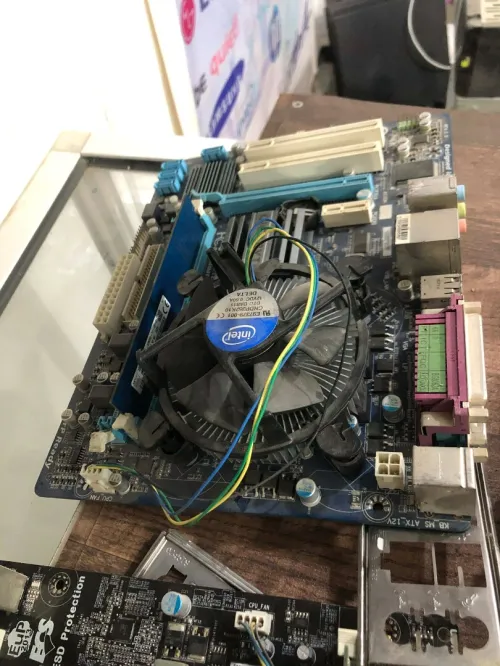 H61 cpu g2020 ram 2 et 4 pou l'essai
