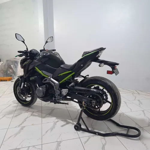Kawasaki Z900 R 2017