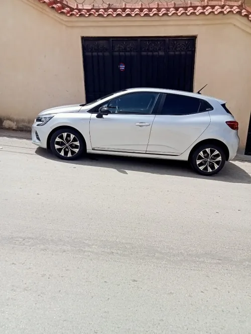 Renault clio 5 2022 evolution