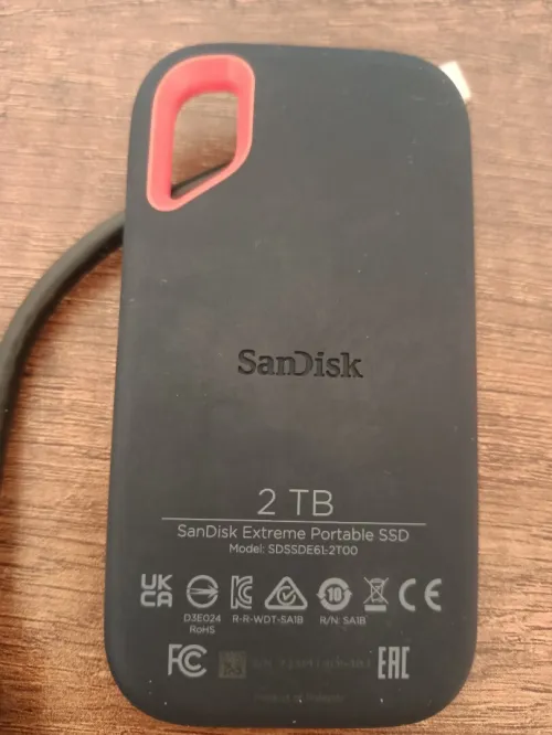 SanDisk 2TB SSD SDSSDE61-2T00 1050 MO/S