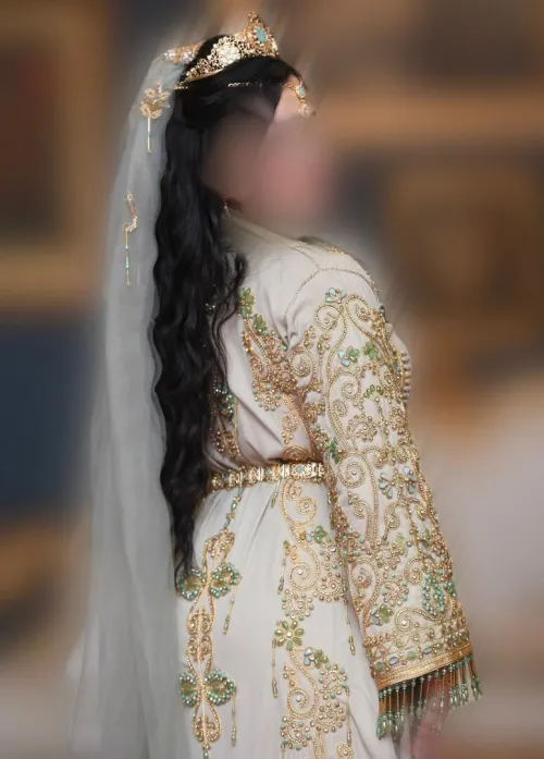 Caftan  royale avec voile et accessoires