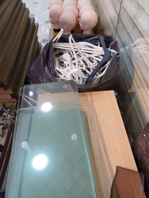 Equipment magasin habillement