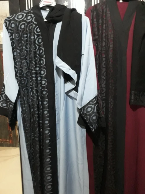 حجابات وعبايات صنع إماراتي | Hijabs et Abayas UAE