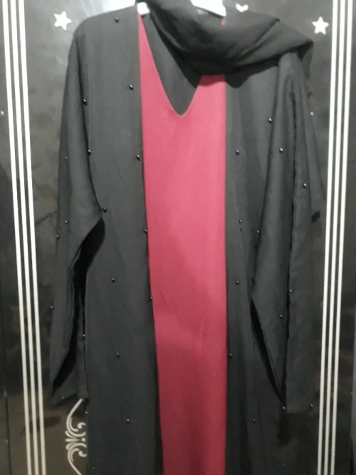 حجابات وعبايات صنع إماراتي | Hijabs et Abayas UAE