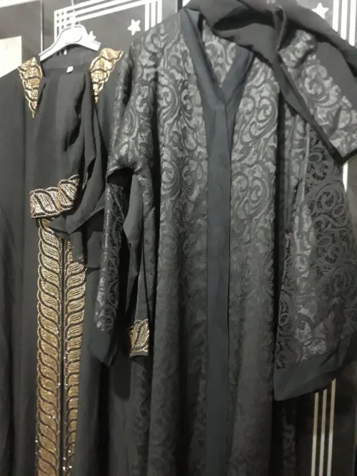 حجابات وعبايات صنع إماراتي | Hijabs et Abayas UAE