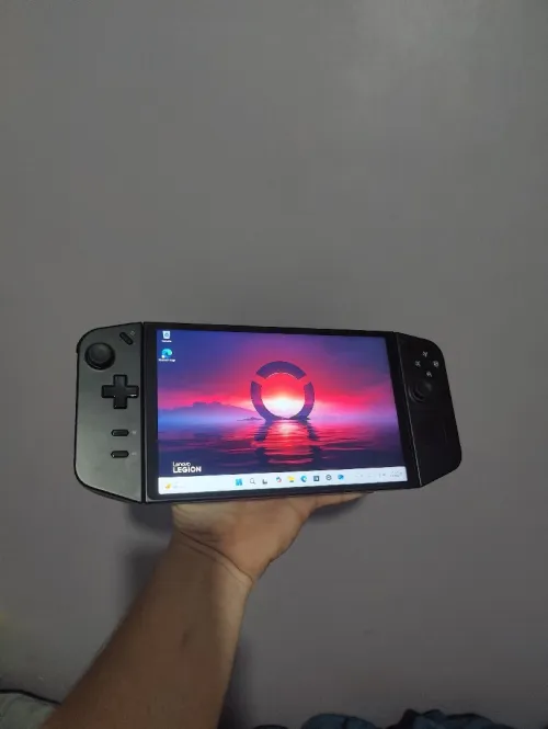 Lenovo légion Go gaming 2in1 AMD Ryzen Z1 extrême 16/512 SSD 144hz