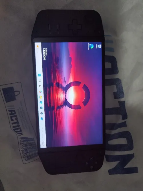 Lenovo légion Go gaming 2in1 AMD Ryzen Z1 extrême 16/512 SSD 144hz