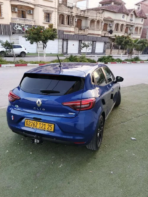 Renault Clio 5 hibryd 2021 E-TECH