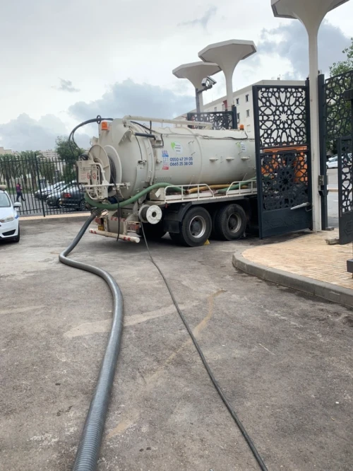 Camion vidange Debouchage vide cafe 