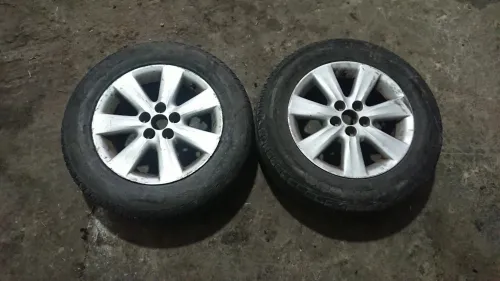 2 roue toyota Corolla