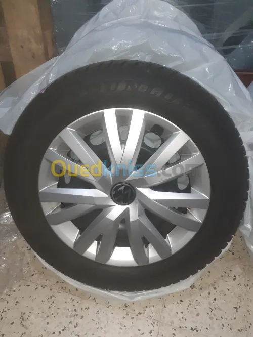 Pneu d'origine vw marque DUNLOP