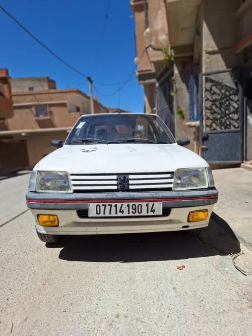 Peugeot 205 1990 