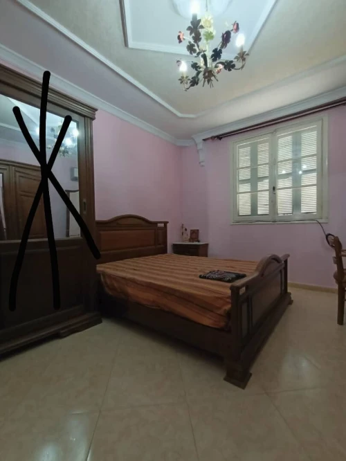 Chambre à coucher complète en bois hêtre  Très bon état