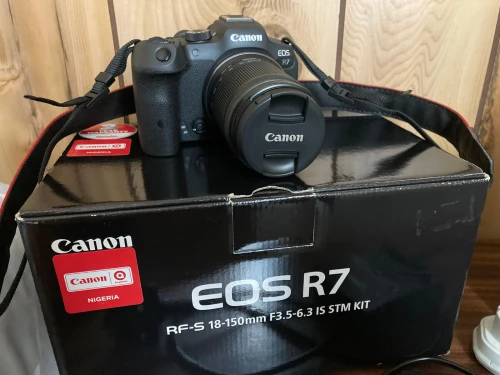 Canon R7 avec 18-150 RF-S
